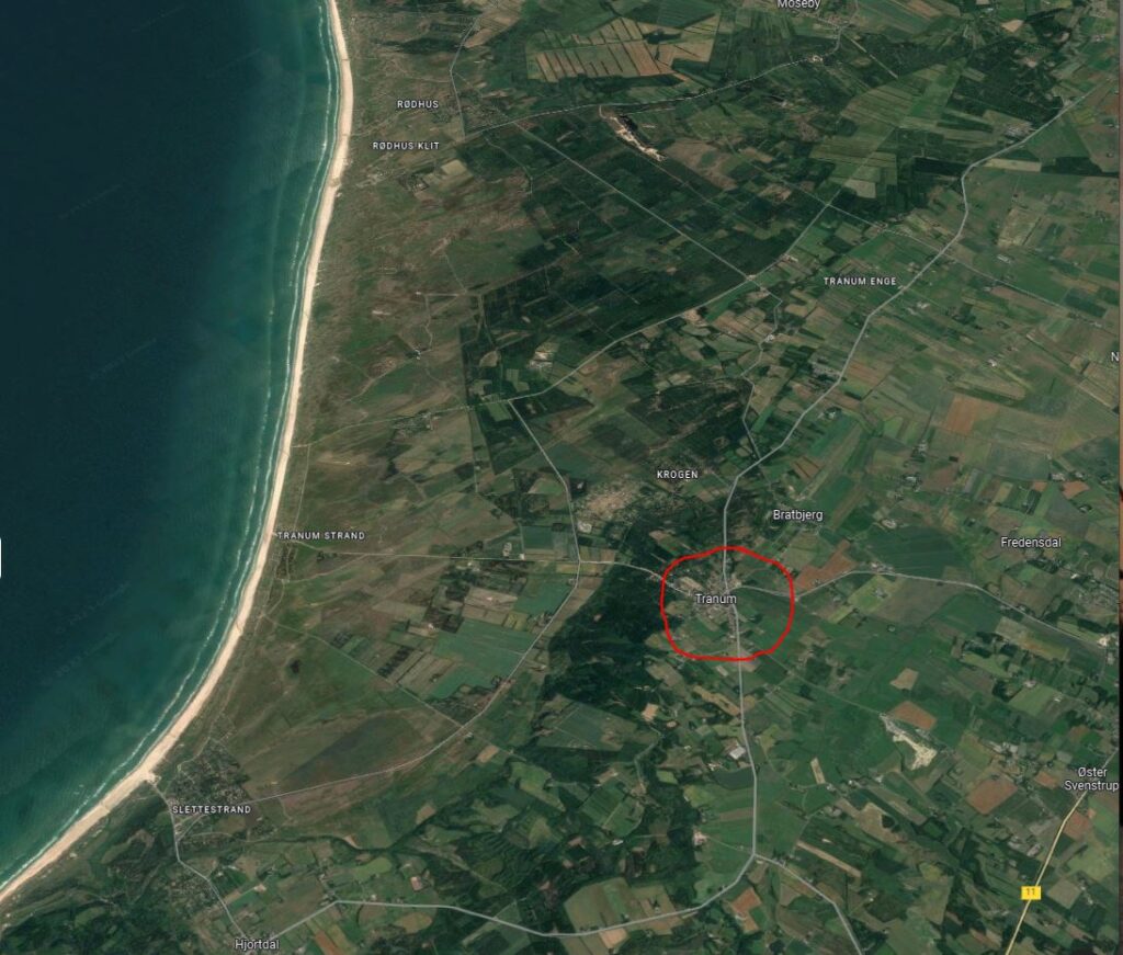 Tranum by og sogn, Tranum strand og Tranum klitplantage ligger i Nordvestjylland.