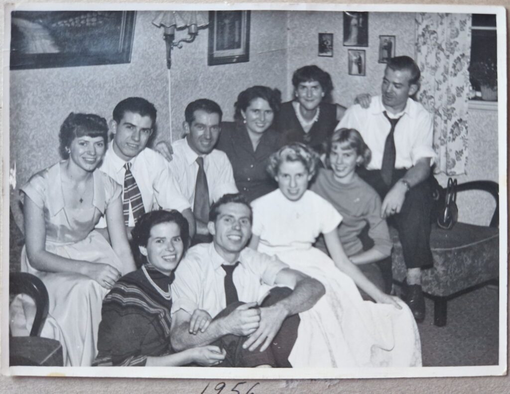 Familien Madsen. De ti børn af Albert Georg og Ellen Marie